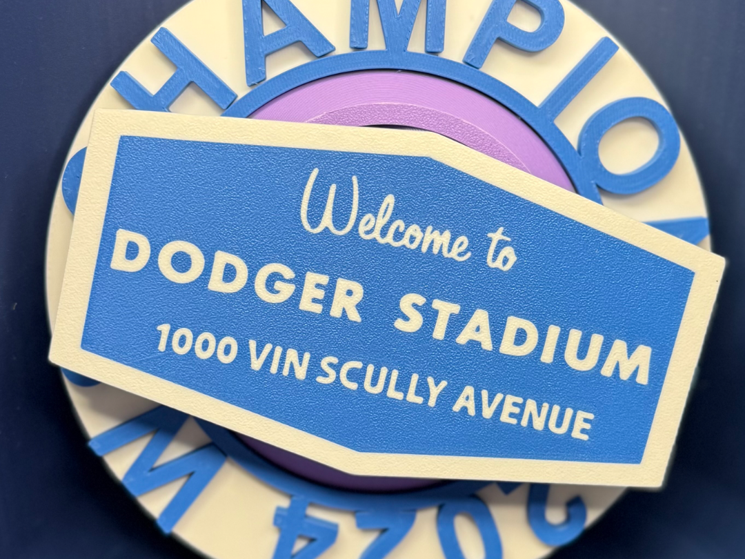 Los Angeles Dodgers spinner chain necklace source photo