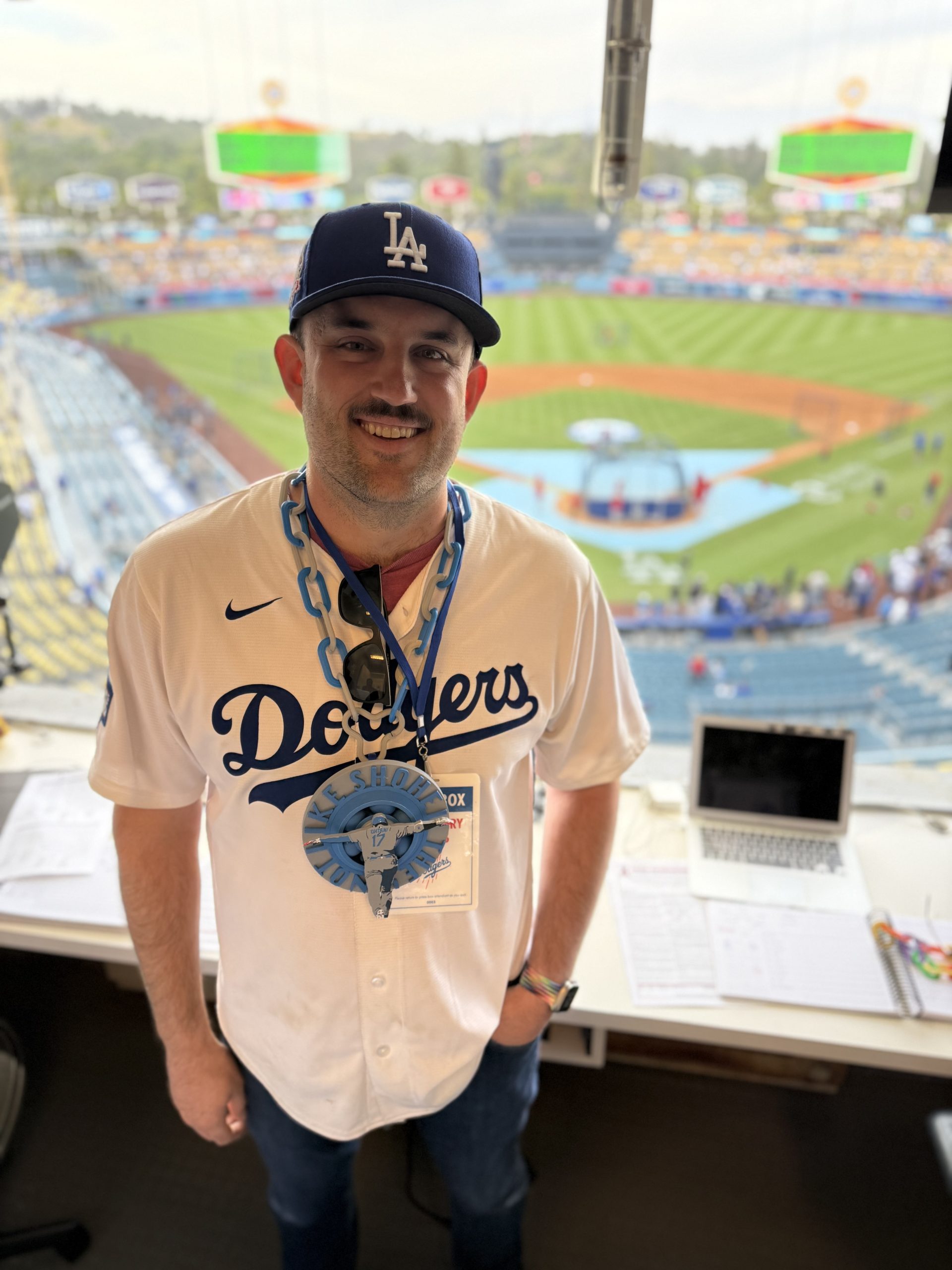 Los Angeles Dodgers spinner chain worn source photo